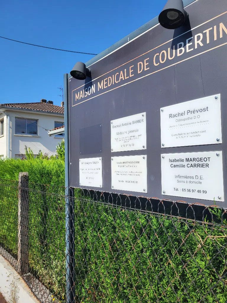 Vue de la façade du cabinet à Chenôve
